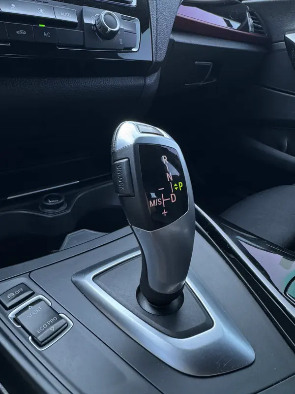 Mira esta publicación de BMW Serie 1 2017 en Motordil