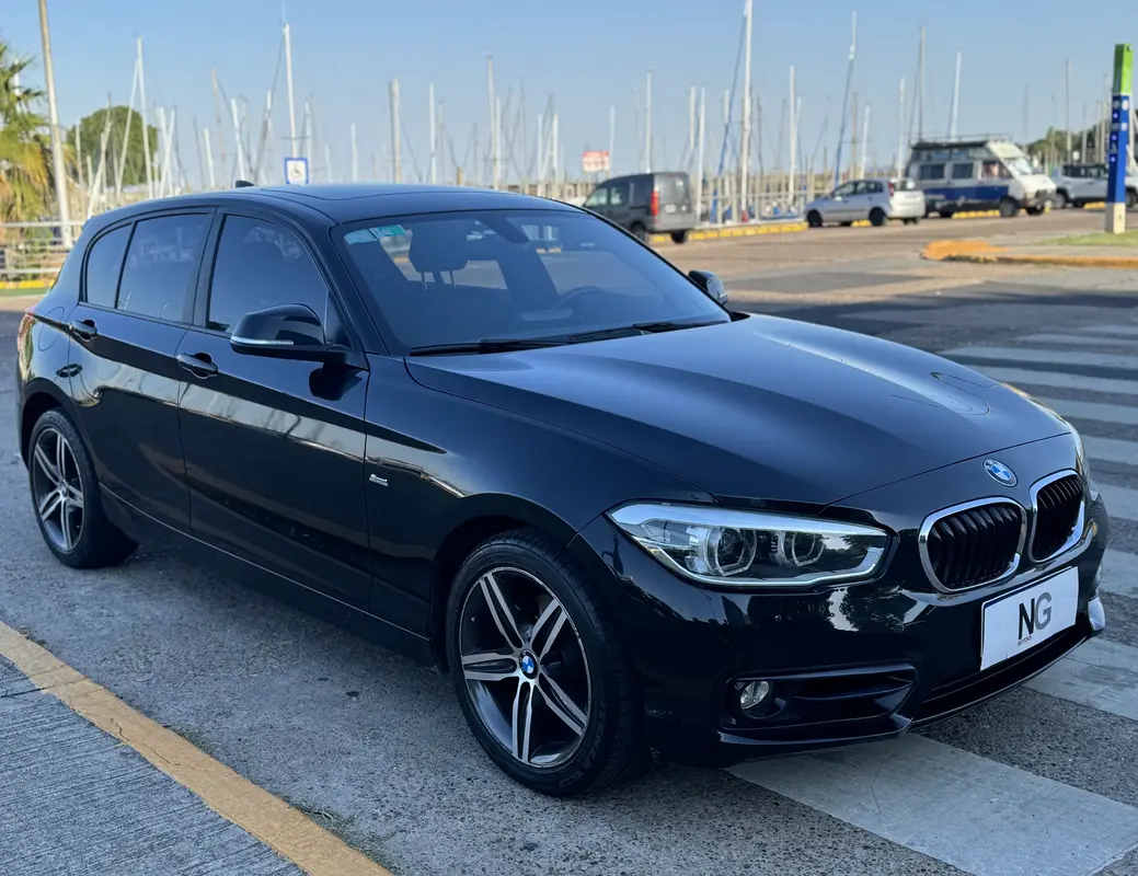 Mira esta publicación de BMW Serie 1 2017 en Motordil