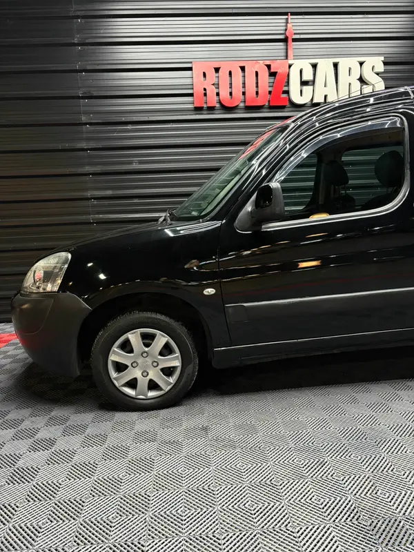 Mira esta publicación de Peugeot Partner 2015 en Motordil