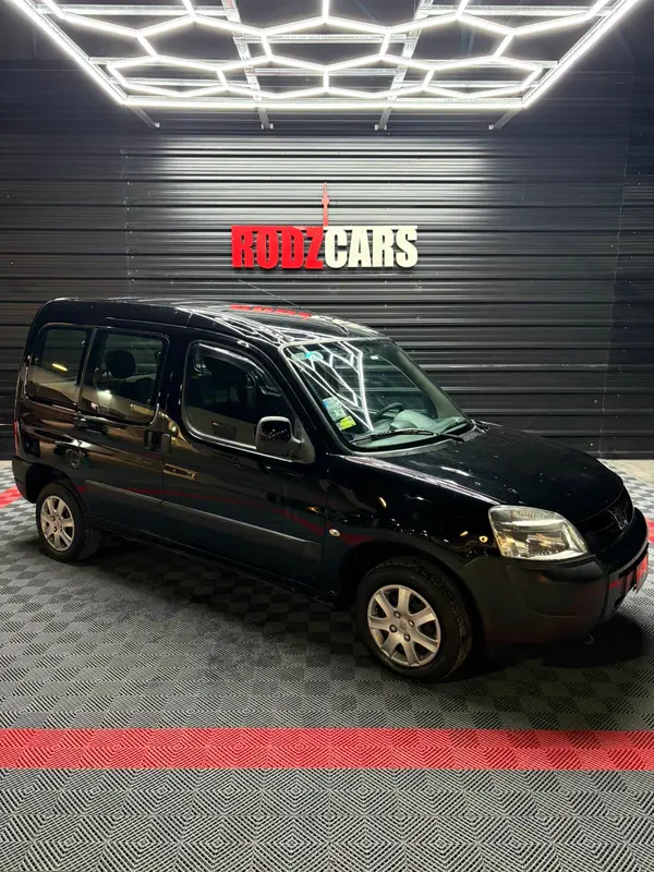 Mira esta publicación de Peugeot Partner 2015 en Motordil