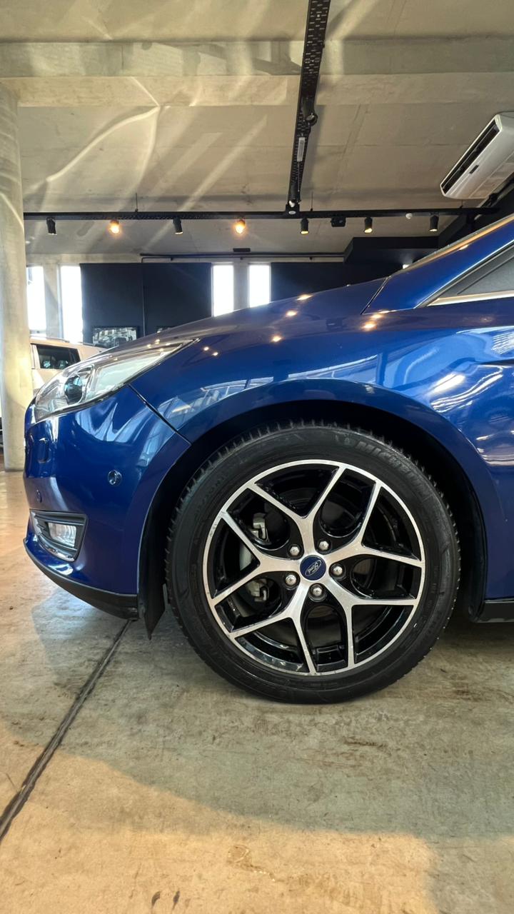 Mira esta publicación de Ford Focus 2017 en Motordil