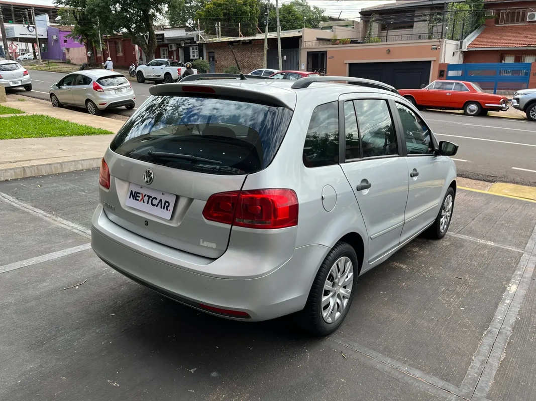 Mira esta publicación de Volkswagen Suran 2013 en Motordil