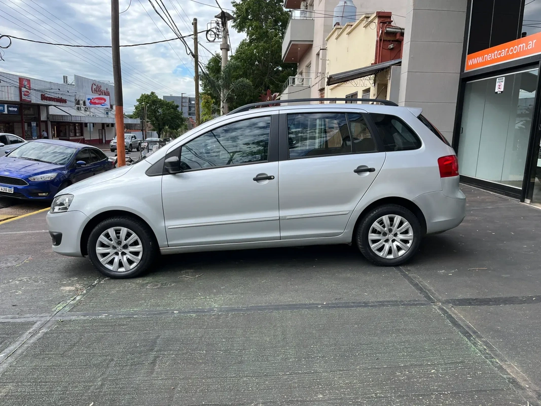 Mira esta publicación de Volkswagen Suran 2013 en Motordil