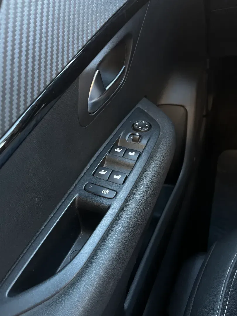 Mira esta publicación de Peugeot 208 2022 en Motordil