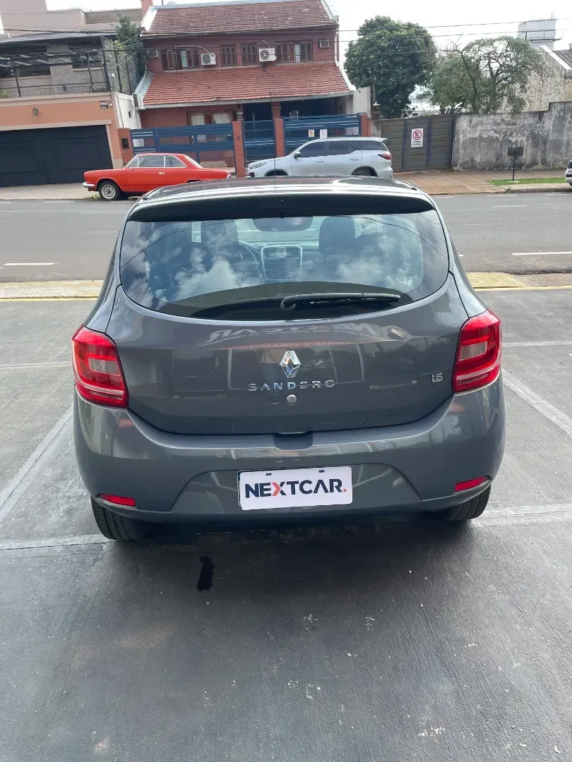Mira esta publicación de Renault Sandero 2018 en Motordil