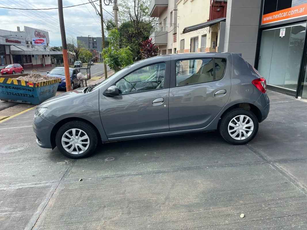 Mira esta publicación de Renault Sandero 2018 en Motordil