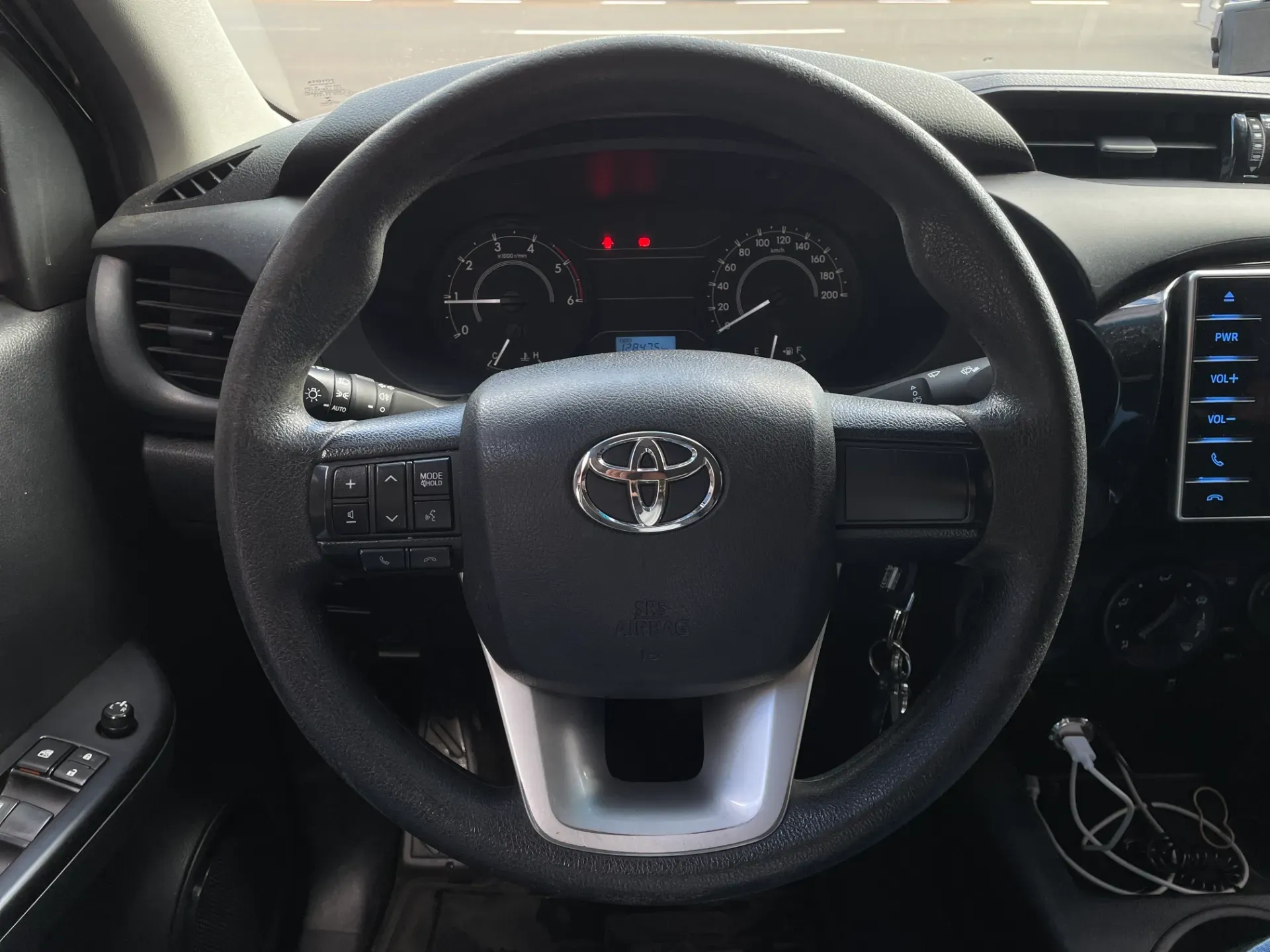 Mira esta publicación de Toyota Hilux 2017 en Motordil