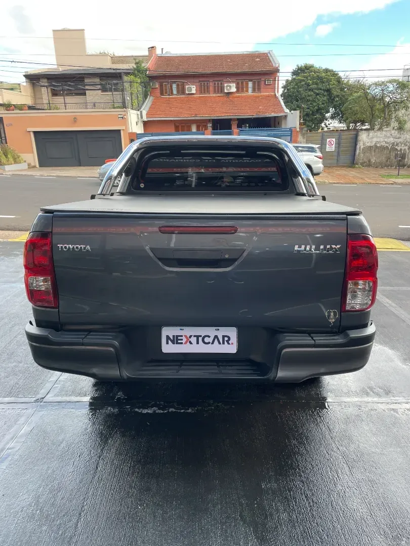 Mira esta publicación de Toyota Hilux 2017 en Motordil