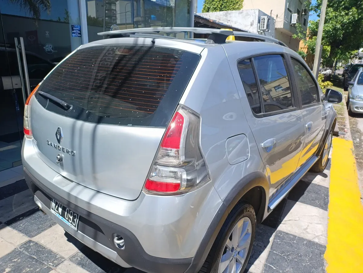 Mira esta publicación de Renault Sandero 2014 en Motordil