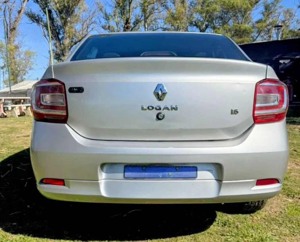 Mira esta publicación de Renault Logan 2021 en Motordil