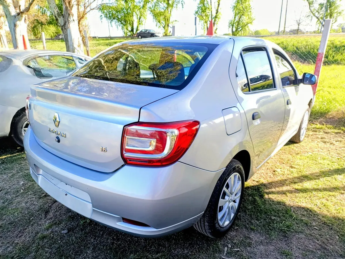 Mira esta publicación de Renault Logan 2021 en Motordil