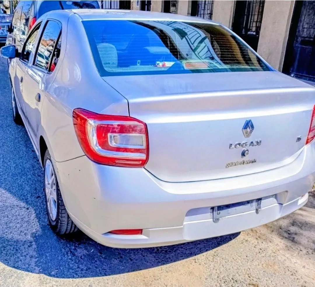 Mira esta publicación de Renault Logan 2021 en Motordil
