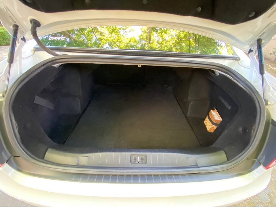 Mira esta publicación de Peugeot 408 2012 en Motordil