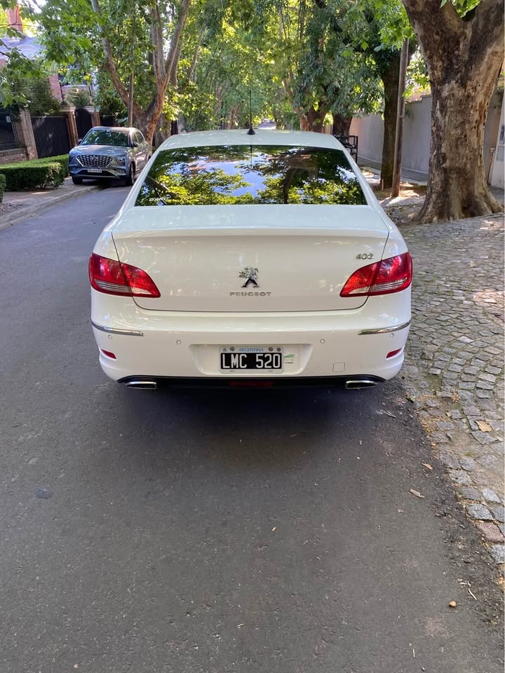 Mira esta publicación de Peugeot 408 2012 en Motordil