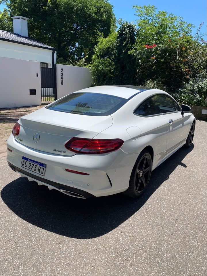 Mira esta publicación de Mercedes Benz Clase C 2018 en Motordil