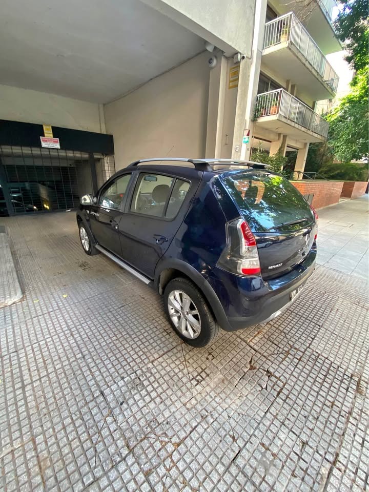 Mira esta publicación de Renault Sandero 2014 en Motordil