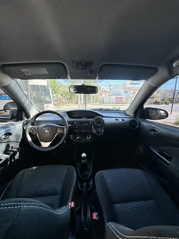 Mira esta publicación de Toyota Etios 2015 en Motordil