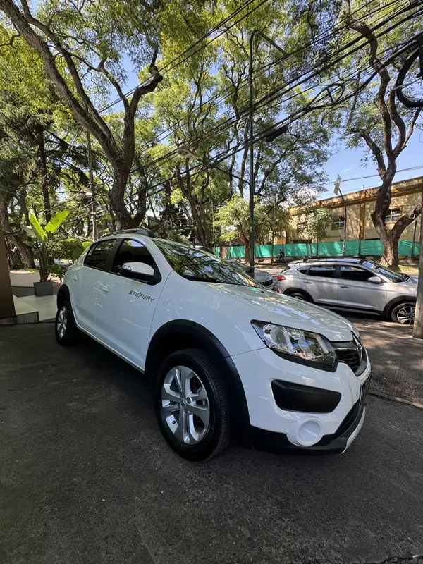 Mira esta publicación de Renault Sandero 2017 en Motordil