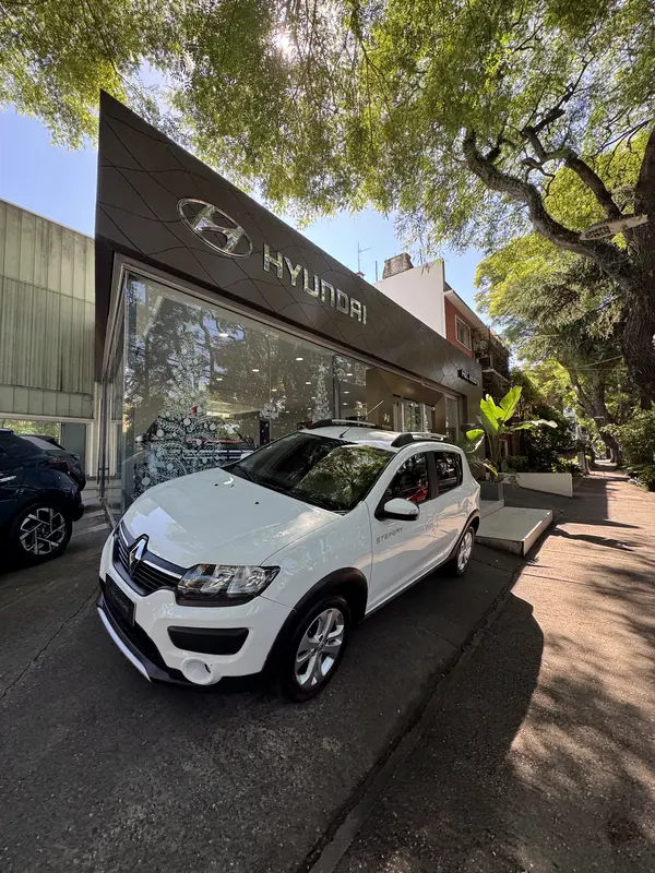 Mira esta publicación de Renault Sandero 2017 en Motordil