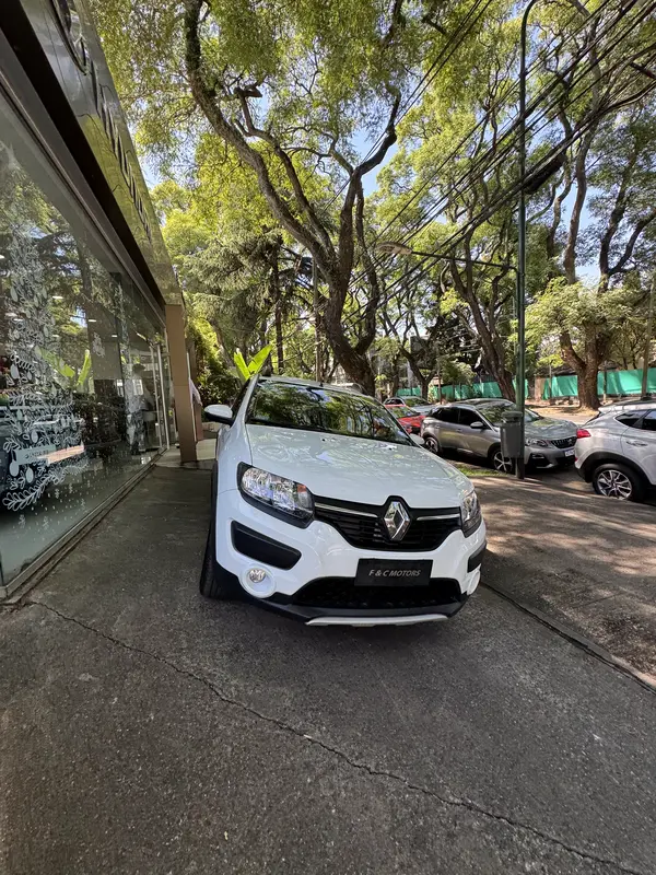 Mira esta publicación de Renault Sandero 2017 en Motordil