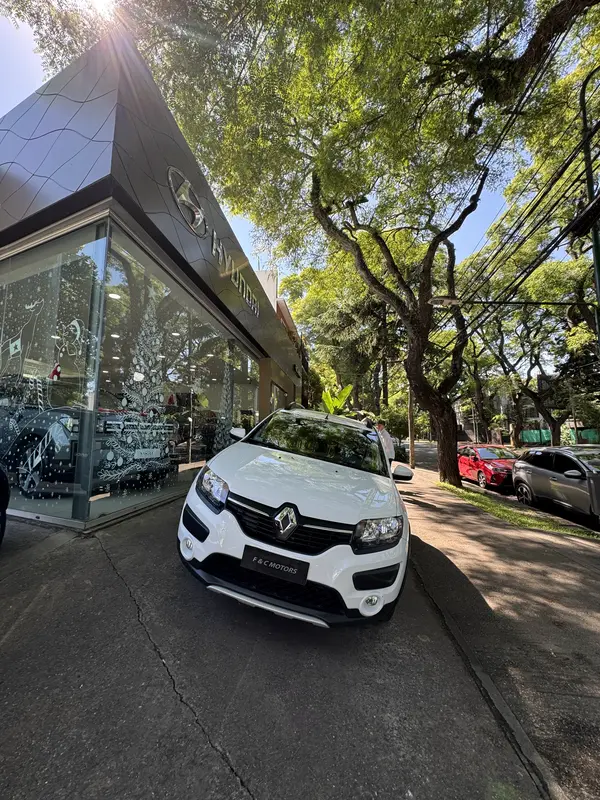 Mira esta publicación de Renault Sandero 2017 en Motordil