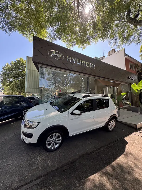 Mira esta publicación de Renault Sandero 2017 en Motordil