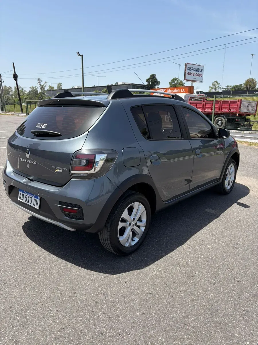 Mira esta publicación de Renault Sandero 2019 en Motordil