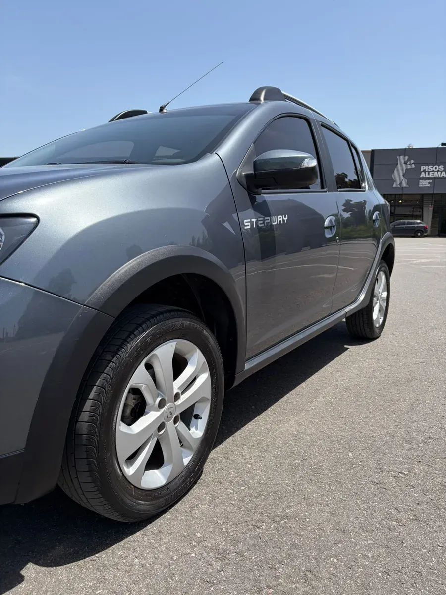 Mira esta publicación de Renault Sandero 2019 en Motordil