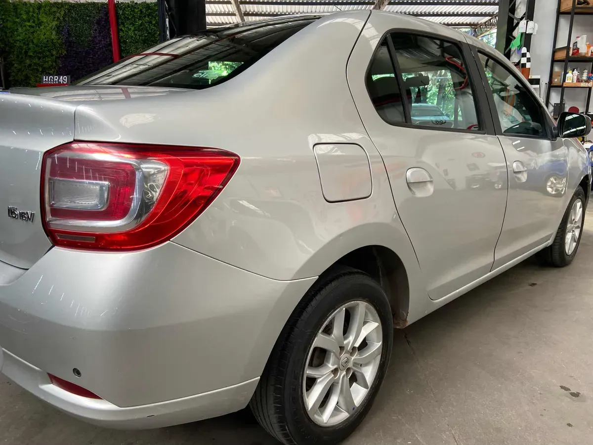 Mira esta publicación de Renault Logan 2017 en Motordil