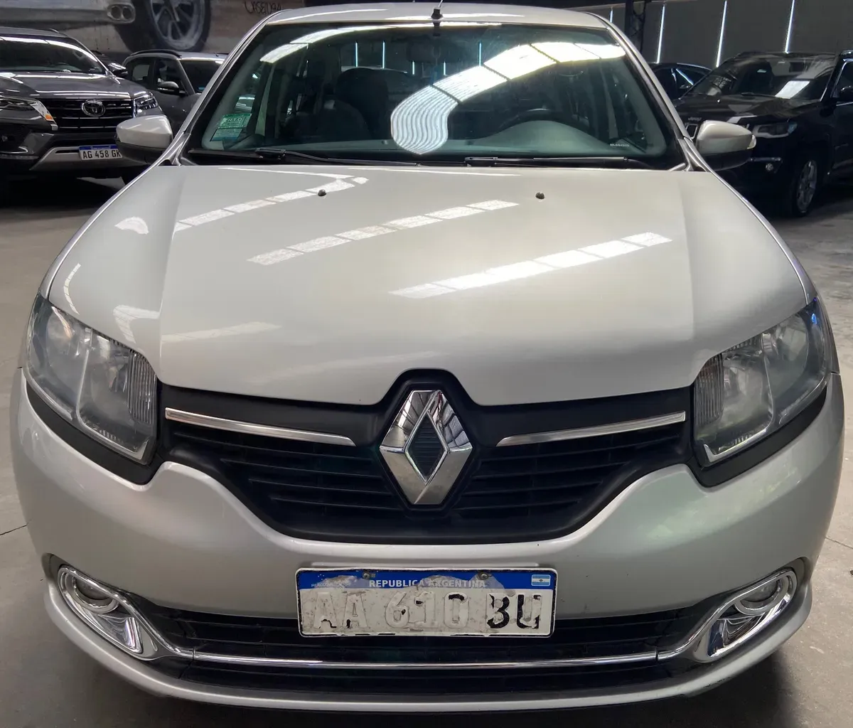 Mira esta publicación de Renault Logan 2017 en Motordil