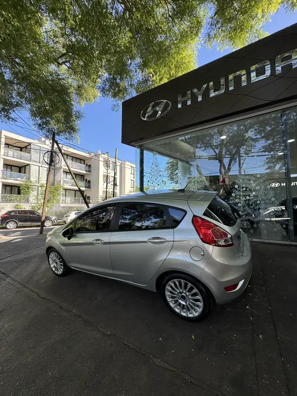 Mira esta publicación de Ford Fiesta 2014 en Motordil
