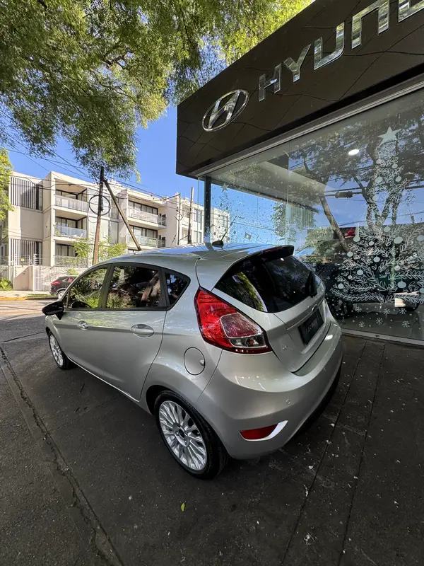Mira esta publicación de Ford Fiesta 2014 en Motordil