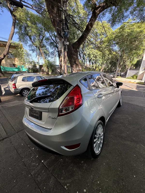 Mira esta publicación de Ford Fiesta 2014 en Motordil