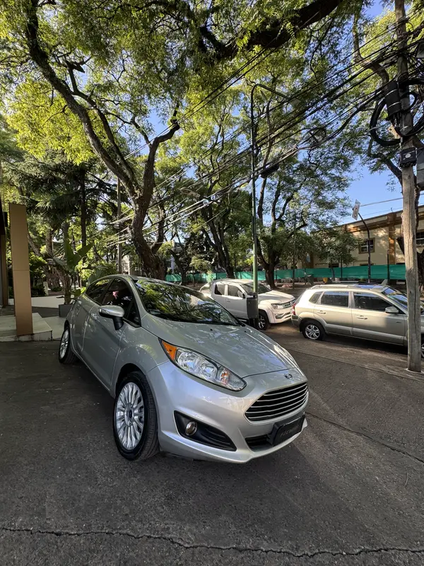 Mira esta publicación de Ford Fiesta 2014 en Motordil