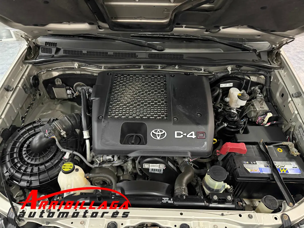 Mira esta publicación de Toyota Hilux 2015 en Motordil