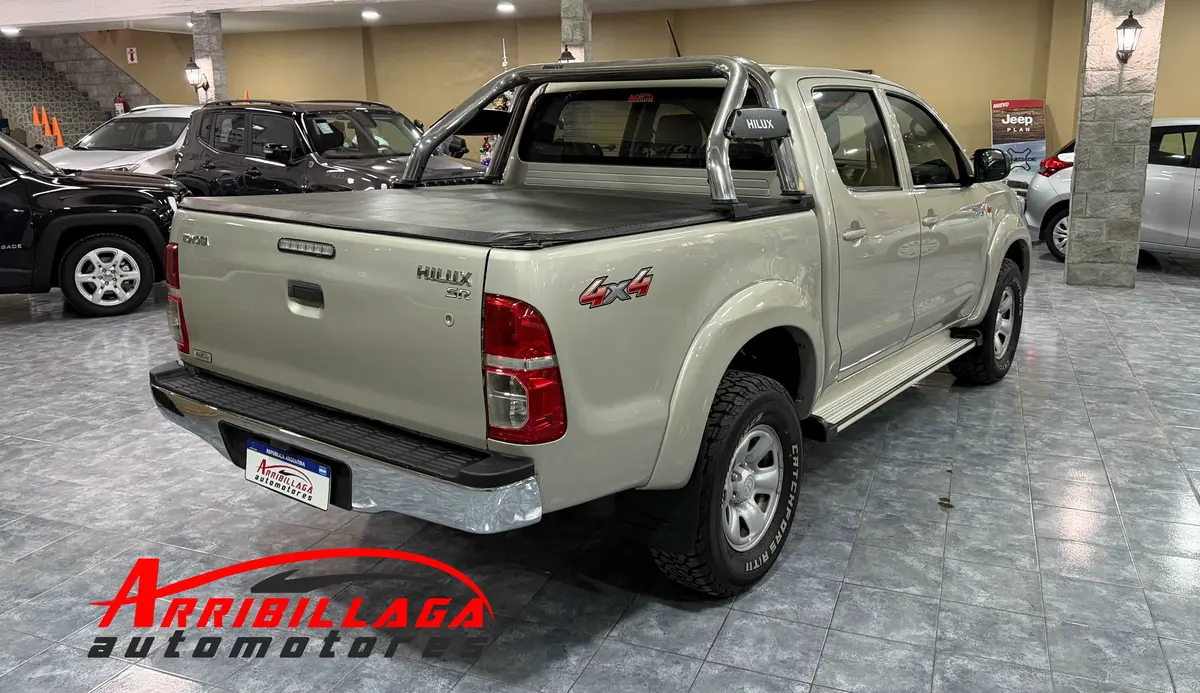Mira esta publicación de Toyota Hilux 2015 en Motordil