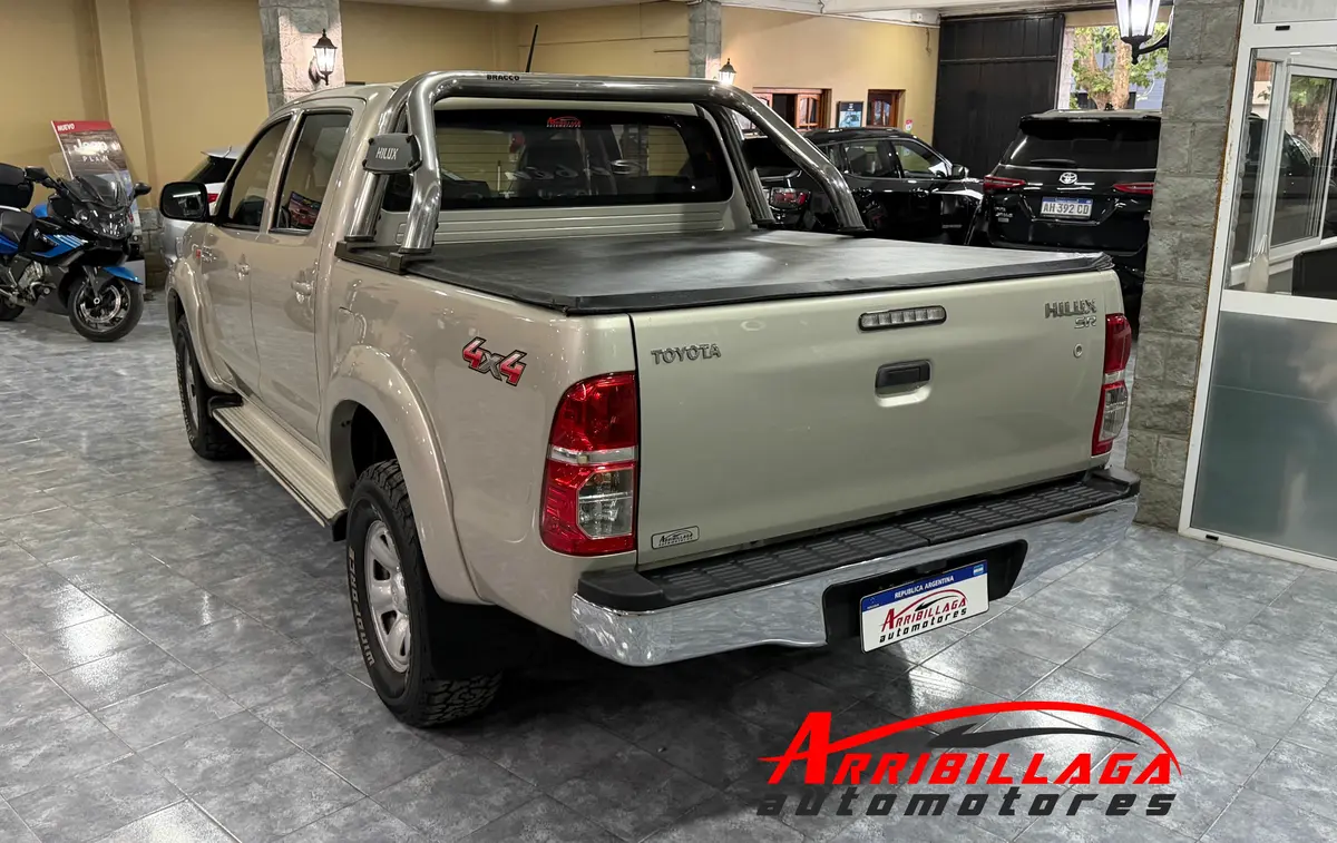 Mira esta publicación de Toyota Hilux 2015 en Motordil