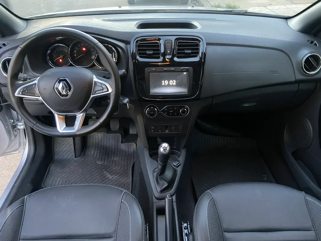 Mira esta publicación de Renault Logan II 2020 en Motordil