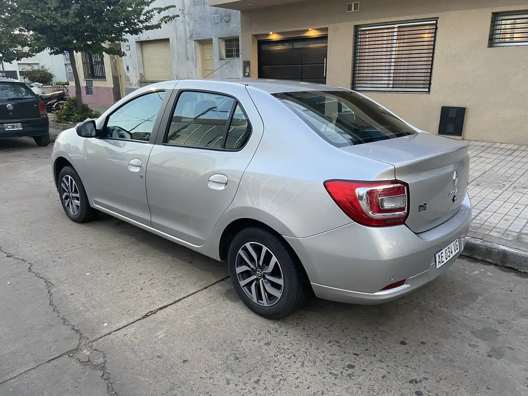 Mira esta publicación de Renault Logan II 2020 en Motordil