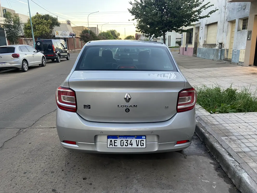 Mira esta publicación de Renault Logan II 2020 en Motordil