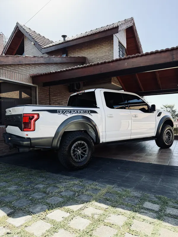 Mira esta publicación de Ford F 150 Raptor 2000 en Motordil