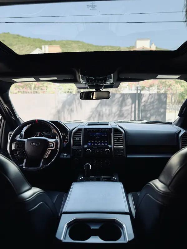 Mira esta publicación de Ford F 150 Raptor 2000 en Motordil