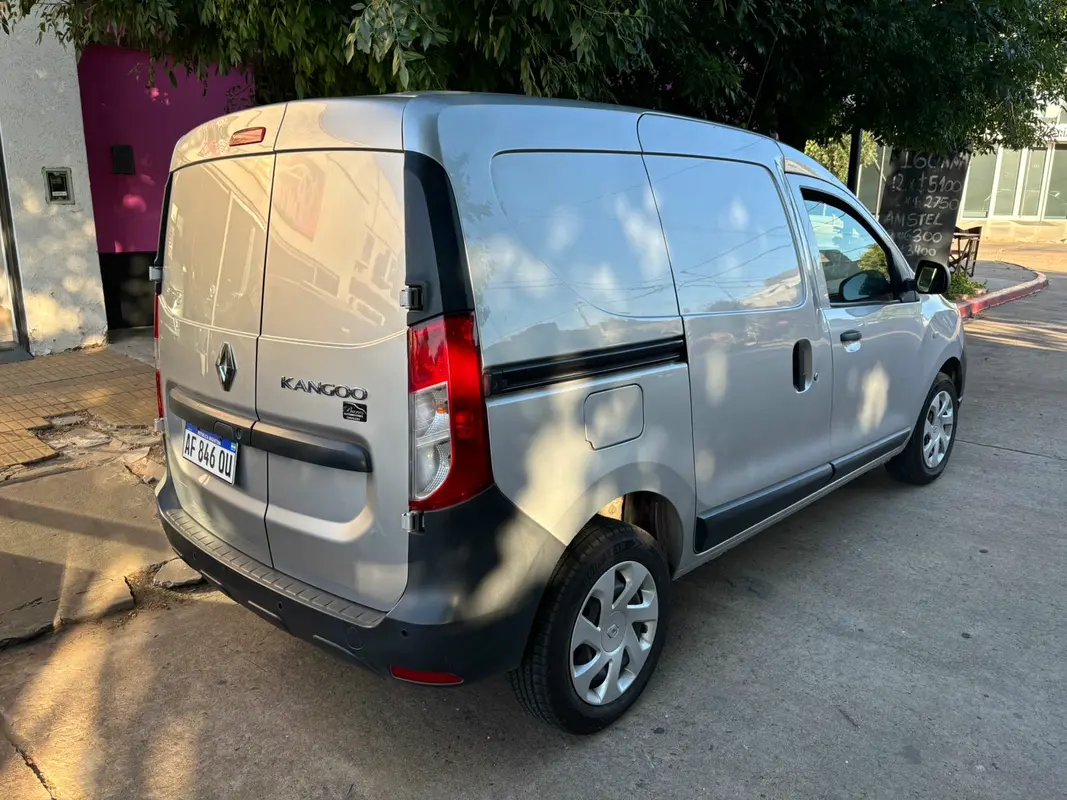 Mira esta publicación de Renault Kangoo 2023 en Motordil