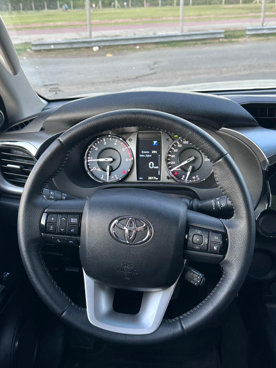 Mira esta publicación de Toyota Hilux 2025 en Motordil