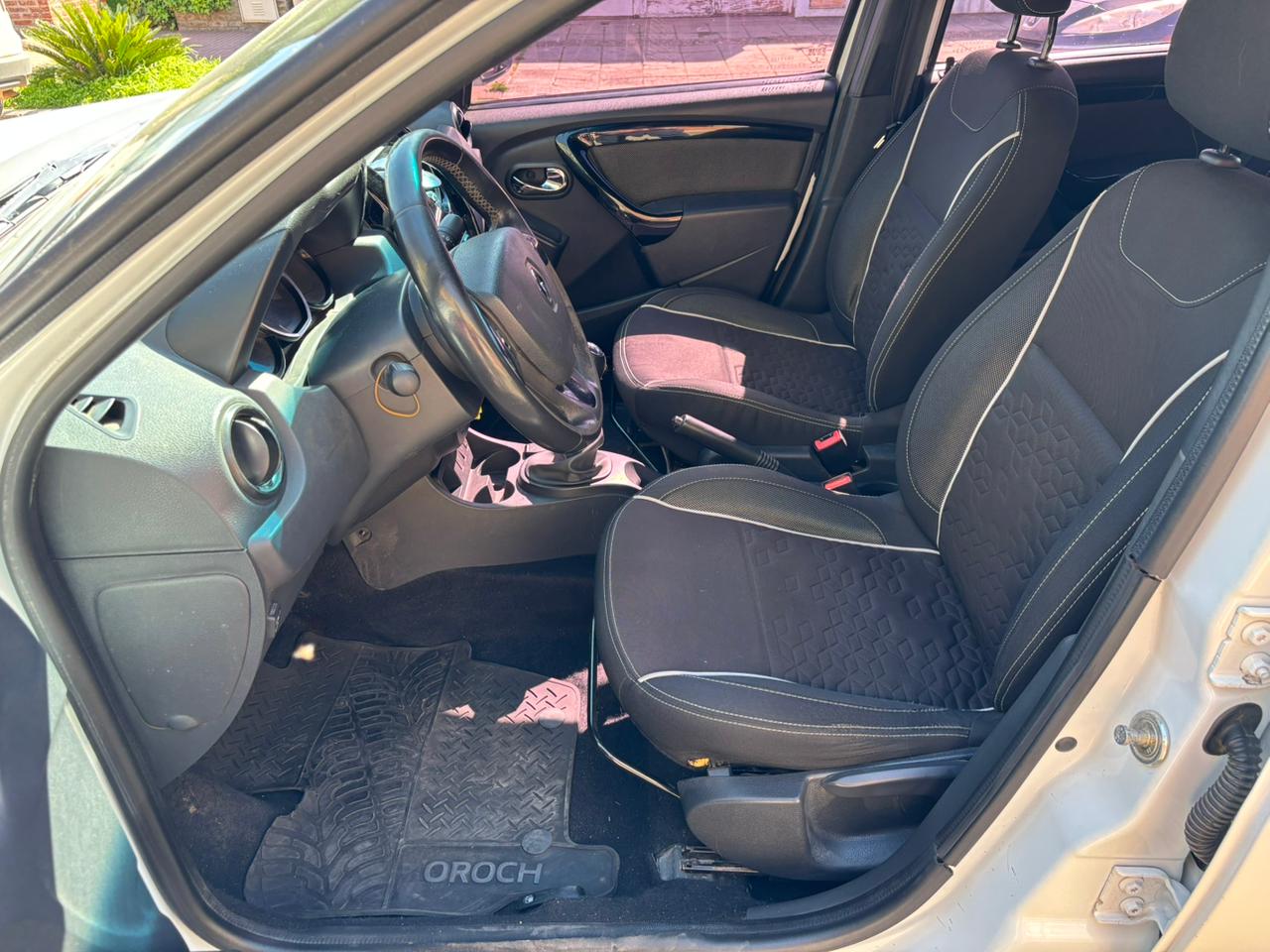 Mira esta publicación de Renault Oroch 2017 en Motordil