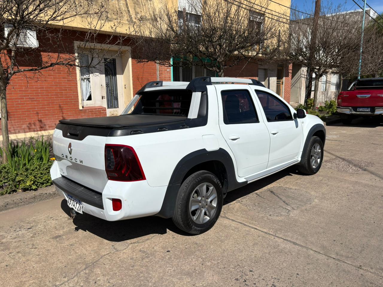 Mira esta publicación de Renault Oroch 2017 en Motordil