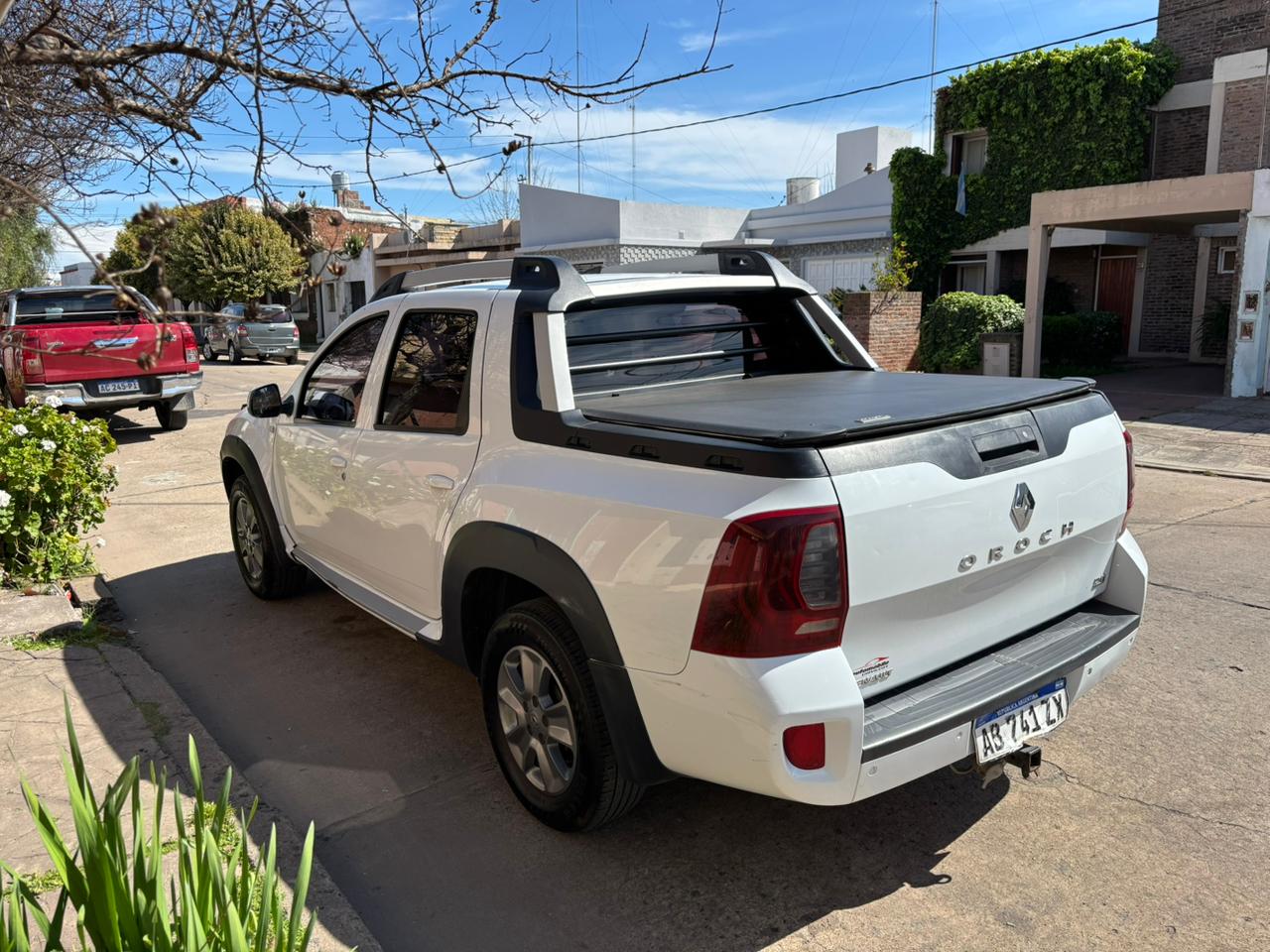 Mira esta publicación de Renault Oroch 2017 en Motordil