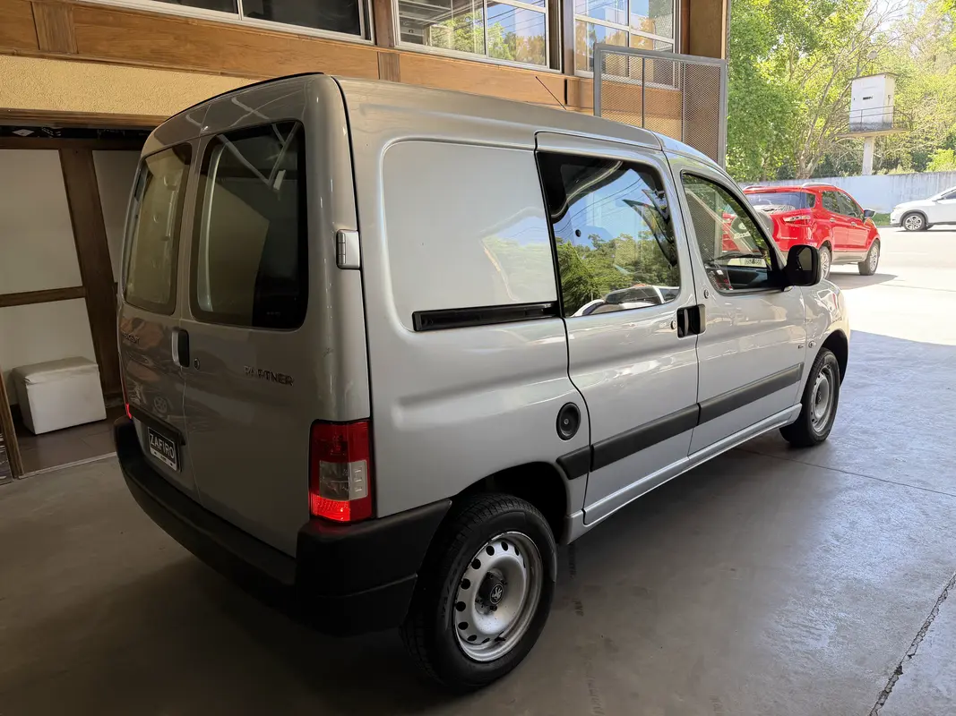 Mira esta publicación de Peugeot Partner 2016 en Motordil