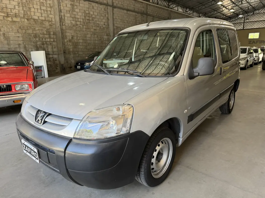 Mira esta publicación de Peugeot Partner 2016 en Motordil