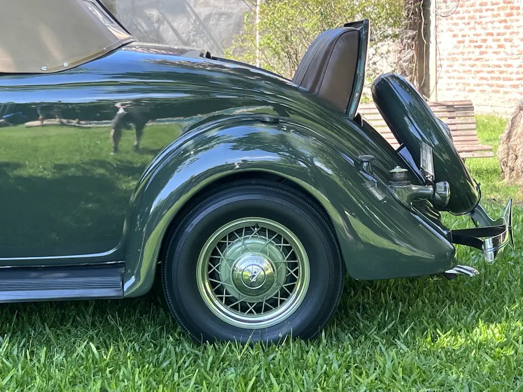 Mira esta publicación de Ford V8 1935 en Motordil